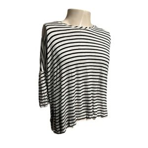 NWOT Women’s K&C Oversized Short Sleeve Top with Vertical Stripes